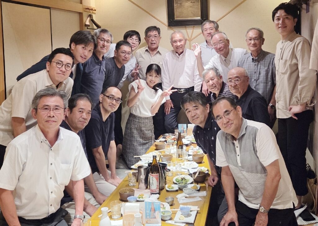 大分大経済学部同窓会「四極会」鹿児島支部が100周年記念祝賀会 - 大分のニュースなら 大分合同新聞プレミアムオンライン Gate