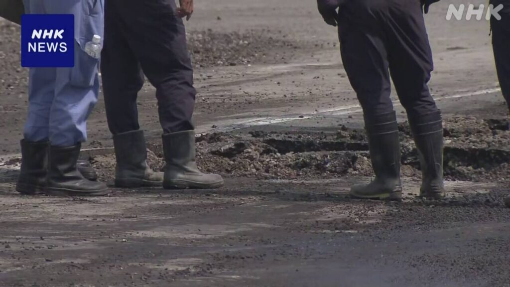 大阪 港区 市道で水があふれ出て道路冠水 水道管破損が原因 | NHK