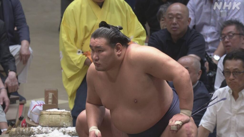 大相撲秋場所11日目 横綱 豊昇龍11連勝 大の里が1敗で追う | NHK
