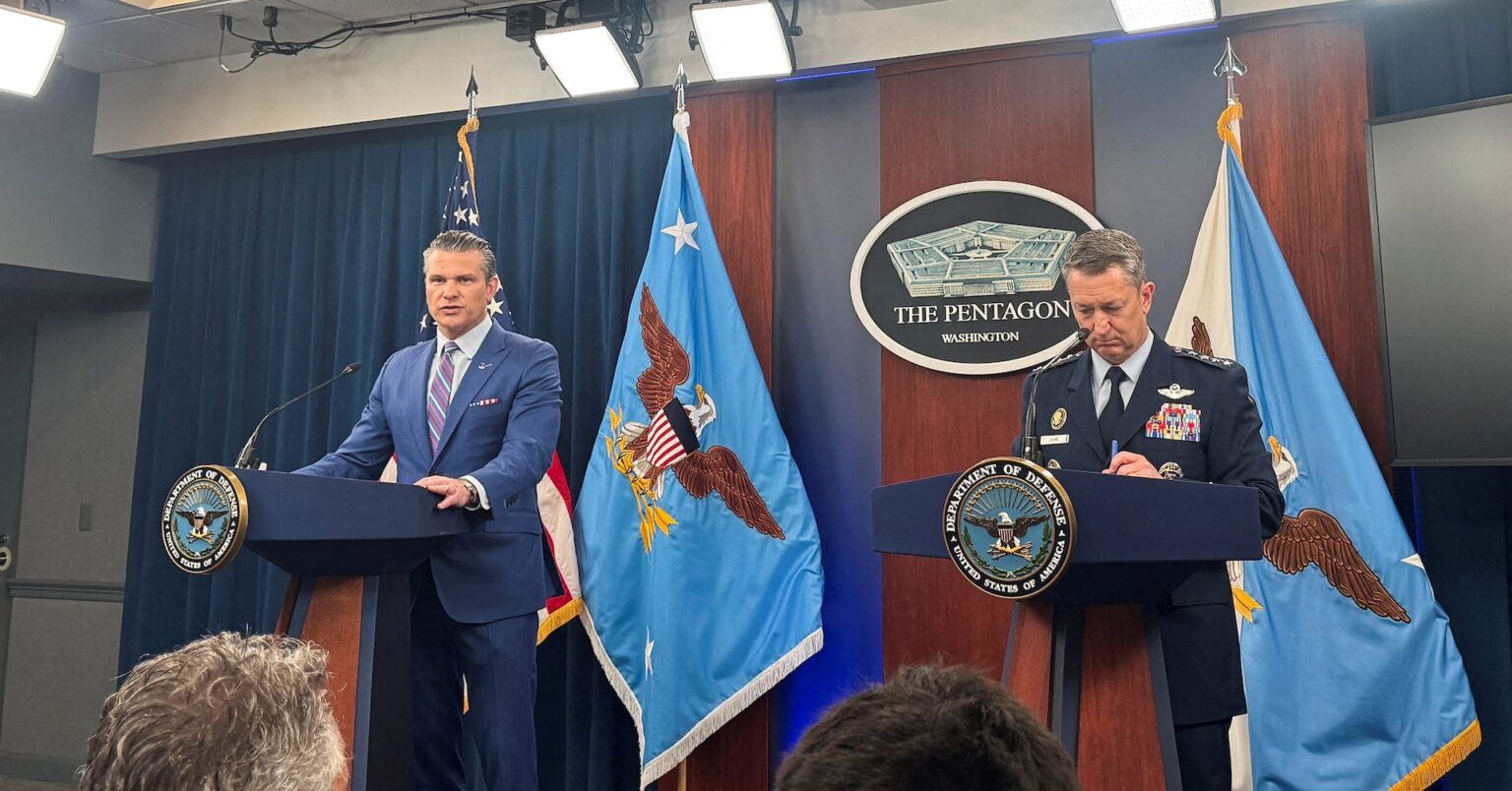 米国防長官、プエルトリコ沖で海兵隊員らに「これは訓練ではない」 | ロイター