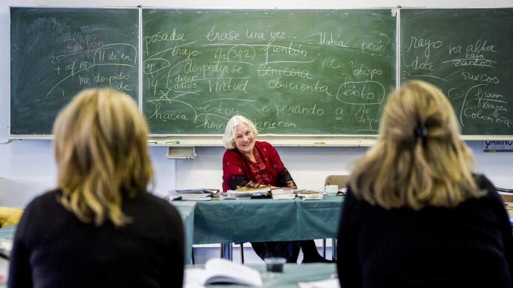 価格が上昇した後、外国語は成人教育で死にかけています