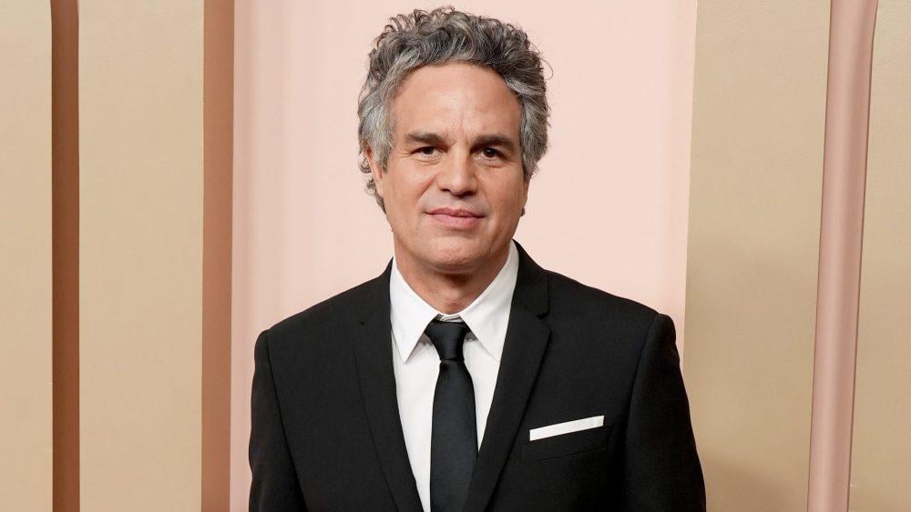 マーク・ラファロは、ABCが「ジミー・キンメル・ライブ！」をキャンセルすると、ディズニー・ストックは「たくさん落ちる」と言います。彼らは「アメリカを壊したものになりたくない」
