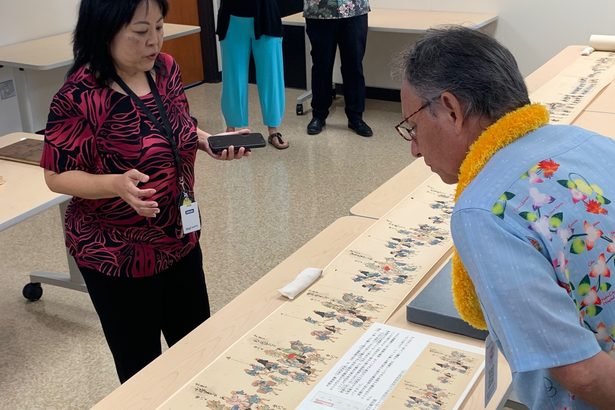 ハワイ大図書館訪問 学術、文化の連携確認 玉城沖縄知事