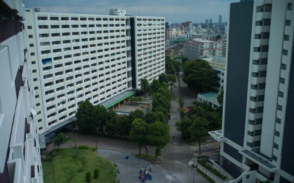 「問題を解決するのに7、8年」ルールを守らない外国人への対応は？ 〈2400人の中国人〉が暮らす団地で“共生の秘訣”を訊いた《埼玉・川口》【盆踊りに中国人の子が集う】