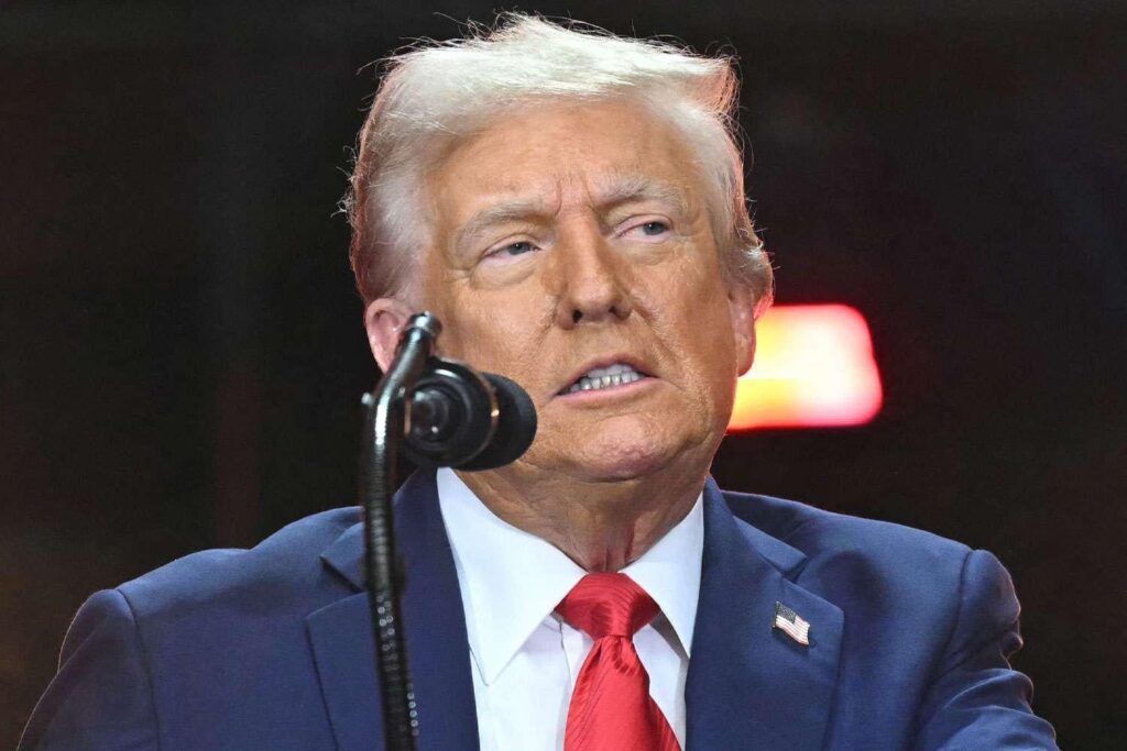ドナルド・トランプは、チャーリー・カークの最後のリクエストは40分間のeulogyの間に「お願い、サー、シカゴを救う」だったと主張しています