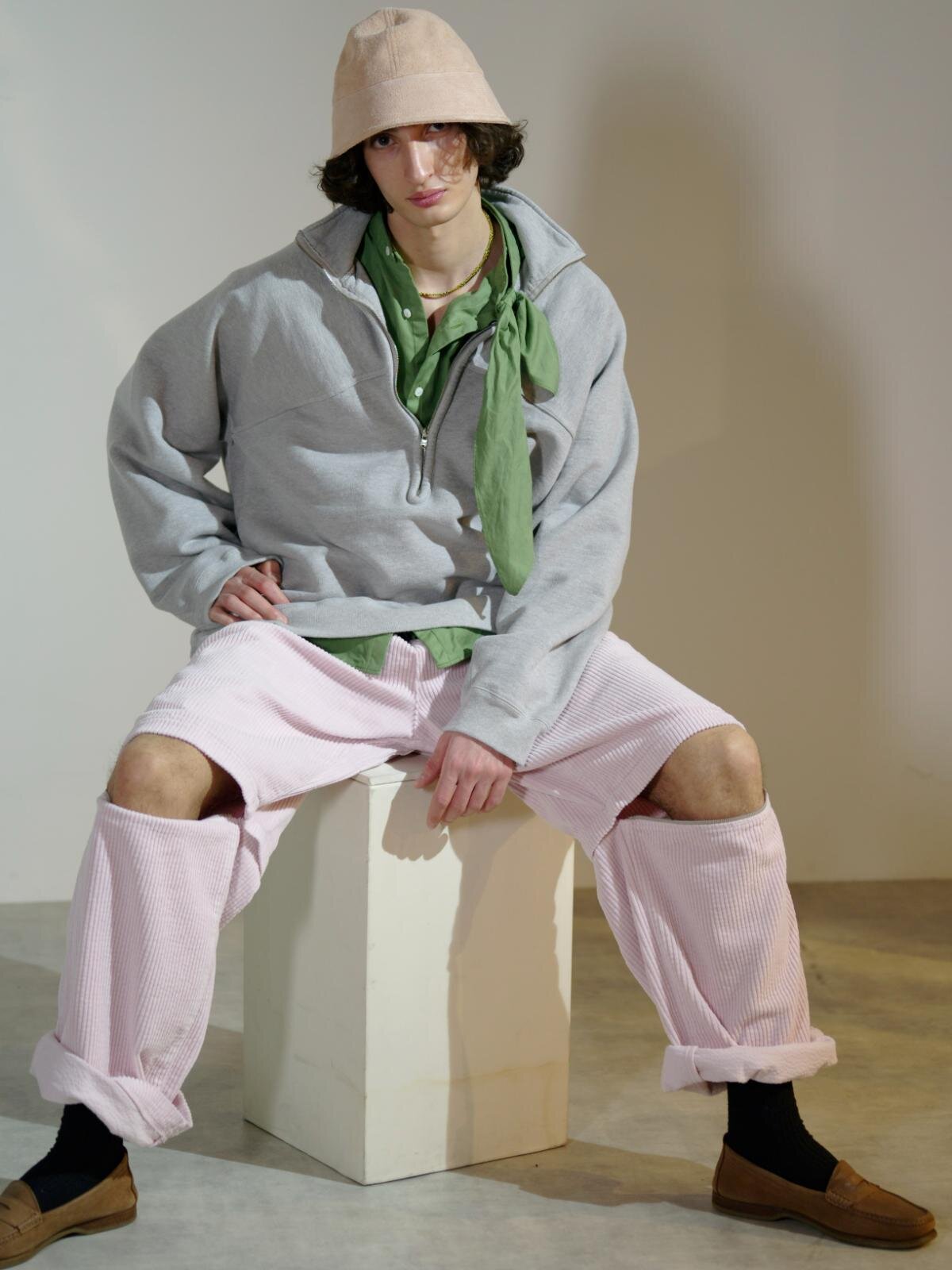 カレンテージ“サボテン”柄のメキシコ着想ジャケット、ビーズちりばめた帽子モチーフ付き｜写真9