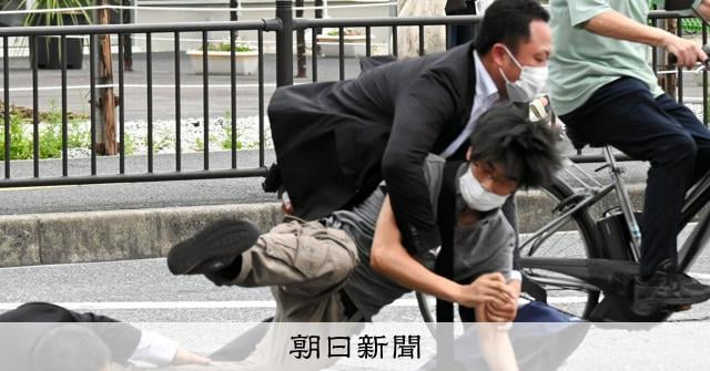 安倍氏銃撃、背景に「宗教的な虐待」主張へ　山上徹也被告の弁護団：朝日新聞