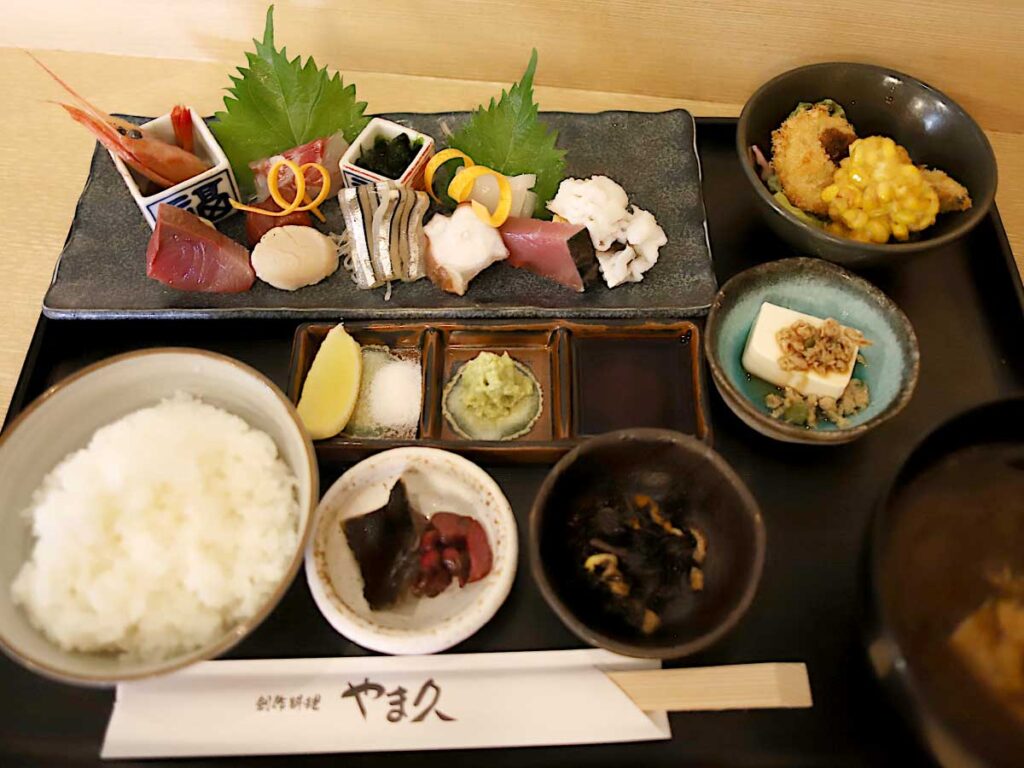 【京都ランチ】美味しい魚料理ならココ！『創作料理 魚河岸 やま久』の京料理らしいお造り定食 (2025年9月14日) - エキサイトニュース