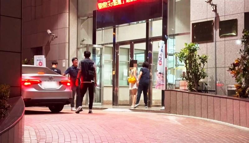 図書館でわいせつ動画撮影か 容疑者の男女を送検 女はSNSフォロワー数十万／台湾