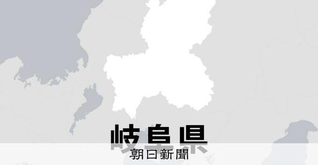 路上で流血し倒れていた男性死亡、近くに車いす ひき逃げ容疑で捜査 岐阜県多治見市