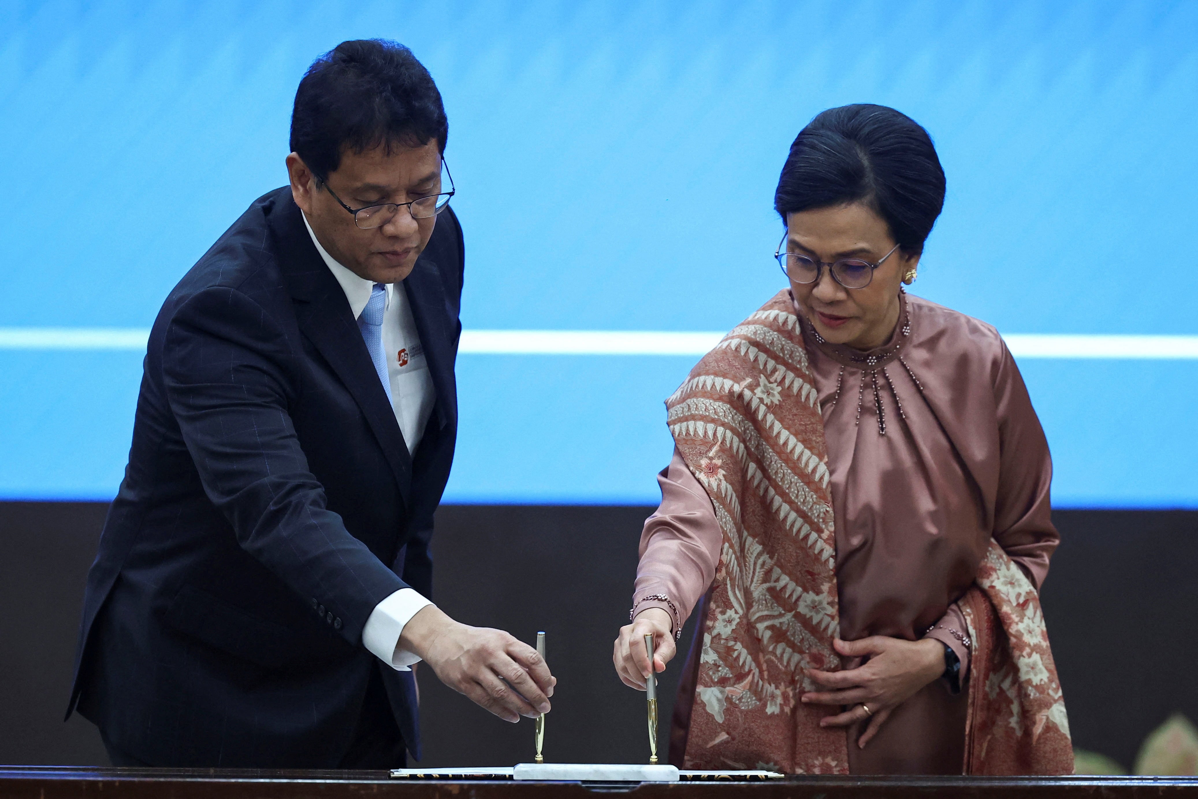 インドネシア新財務相「中銀と協力し流動性緩和」、 小規模デモ続く