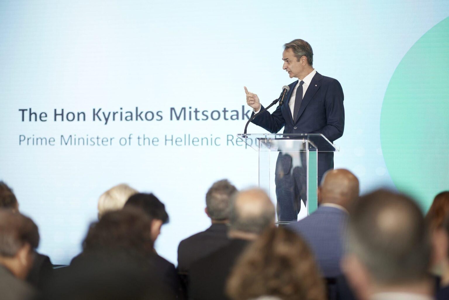 K. mitsotakis：16歳未満の未成年者によるソーシャルメディアの使用の禁止を検討します