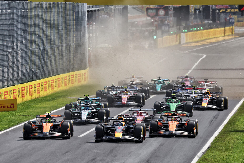 フェルスタッペン完勝、マクラーレン勢に19秒差で今季3勝目。角田裕毅は入賞ならず【決勝レポート／F1第16戦】 - autosport web