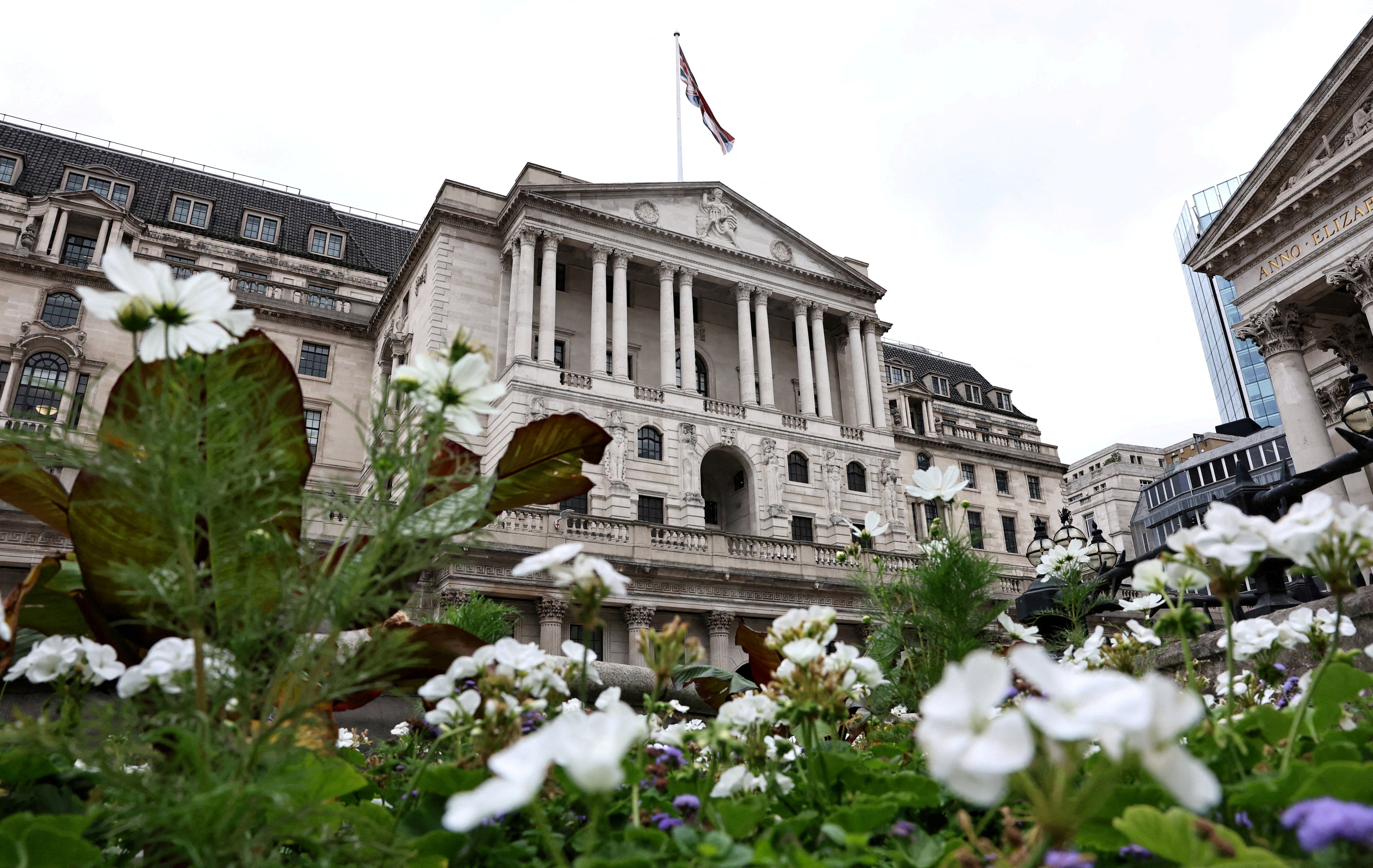 英中銀の利下げ予想時期を後ろ倒し＝ＨＳＢＣとドイツ銀