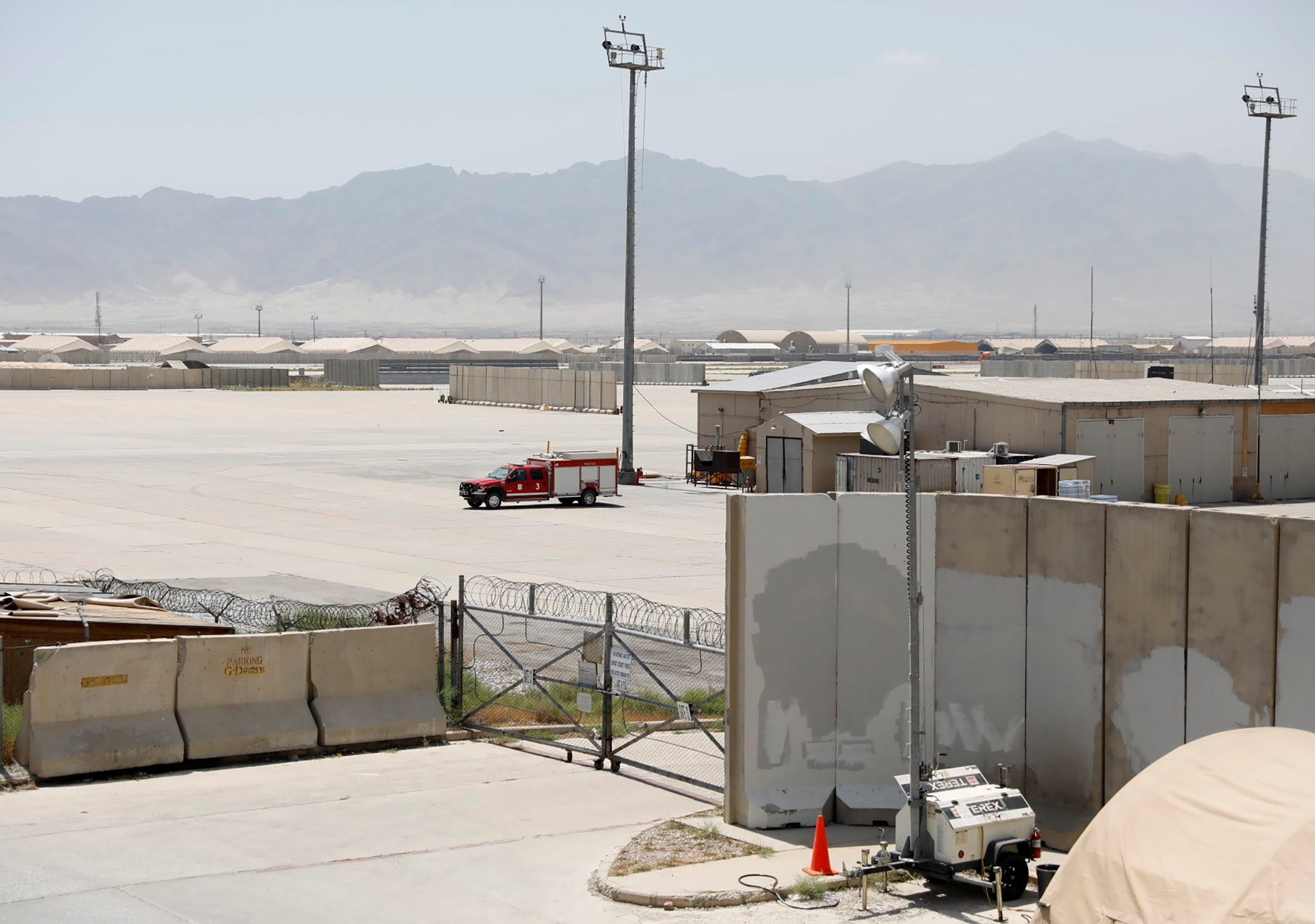 トランプ氏のアフガン基地返還要求発言、米政府関係者は懐疑的