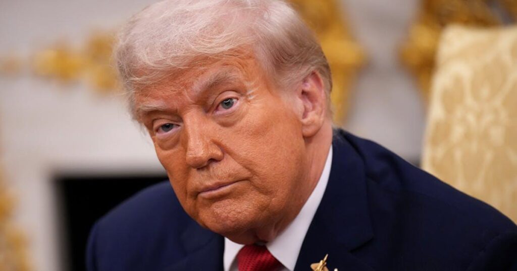 トランプは弱く、失敗した大統領です。これらの残酷な新しい世論調査はそれを確認します。