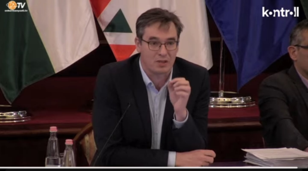 SZőlőTREETCASEと叔父のZsoltについてのFideszの代表者に対するGergely Christmasの反応
