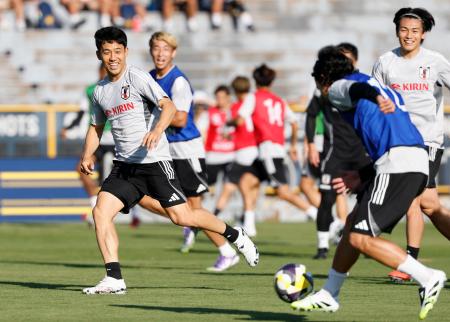 日本代表、メキシコ戦へ調整 久保ら全２７選手そろう - 神戸新聞