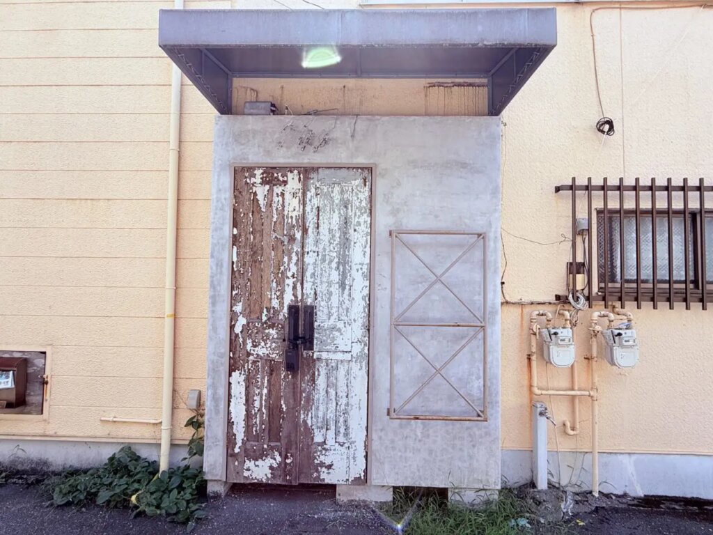 2025年8月末をもって閉店した高知市本町のフェ「Lil Base」