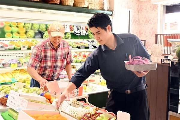 ［長崎県］波打て龍、父の思いも乗せ 諏訪町 近金幸太郎さん（30） - au Webポータル