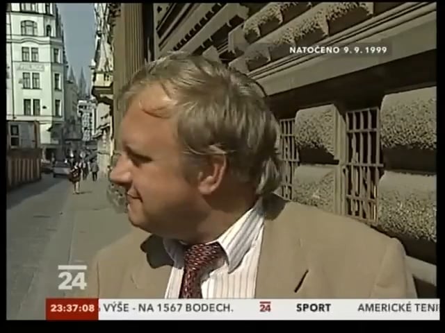 「あなたは何を撮影していますか、共産主義者のペニス？」ちょうど26年前にその日に生まれました。