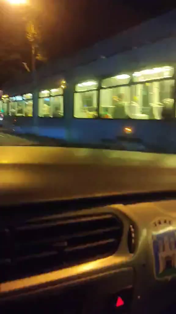 路面電車のダウンタイムの理由を推測してください