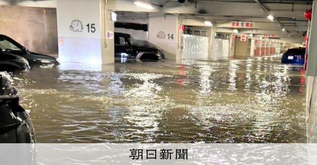 雨で地下駐車場に浸水、被害180台 地下2階は水没 三重・四日市