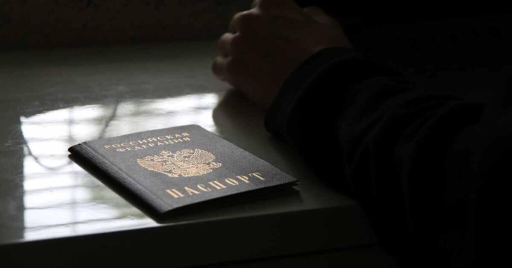 国境閉鎖にもかかわらず、ロシア人はまだフィンランドに移動しています