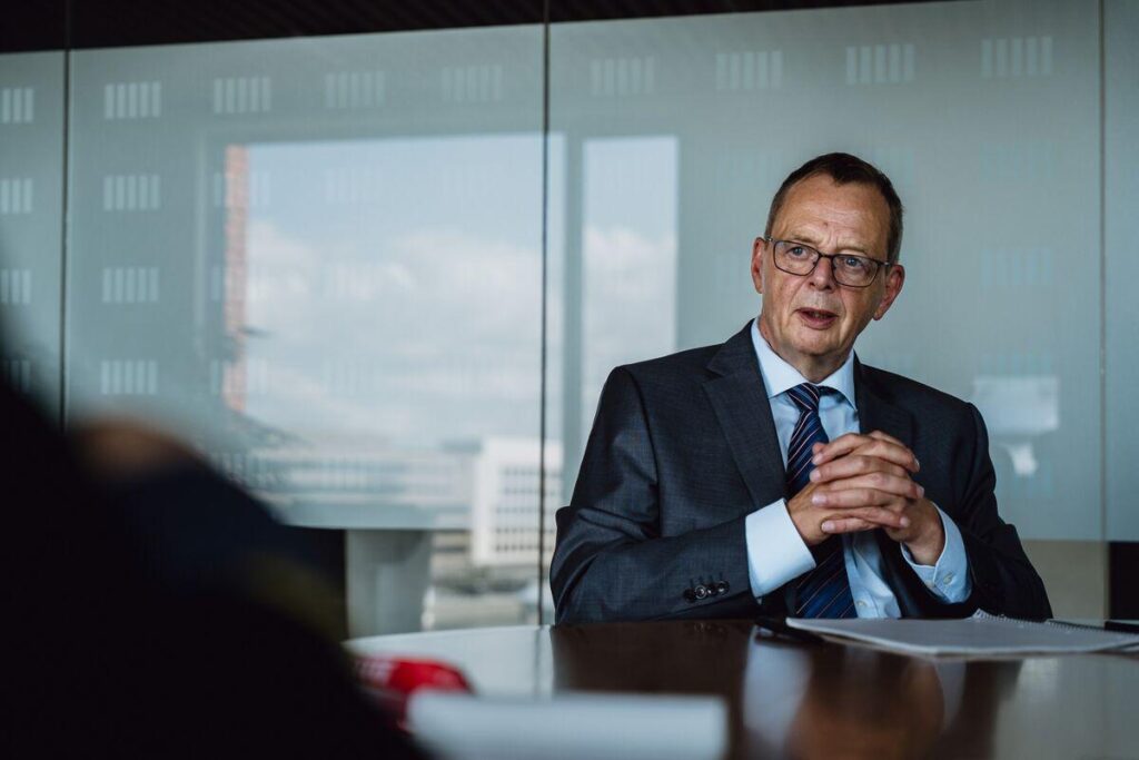 デンマークは、より深いEUの関係についてユーロを検討すべきだと知事は言う [Nationalbankdirektør Christian Kettel Thomsen]