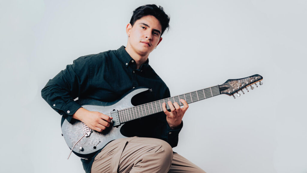 チリのテクニカル・ギタリストBAXTY来日、直撃インタビュー！ – YOUNG GUITAR