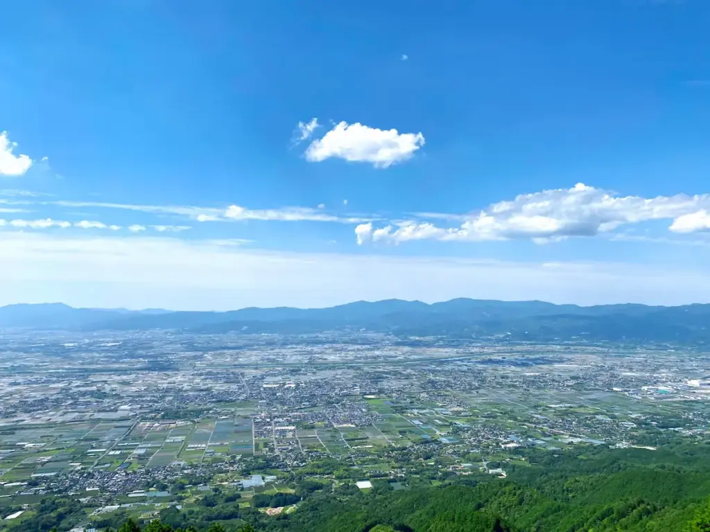 福岡県に3店舗・筑後地方に1店舗のみのファミレスチェーン店は次のうちどれ？（ちっごクイズ）