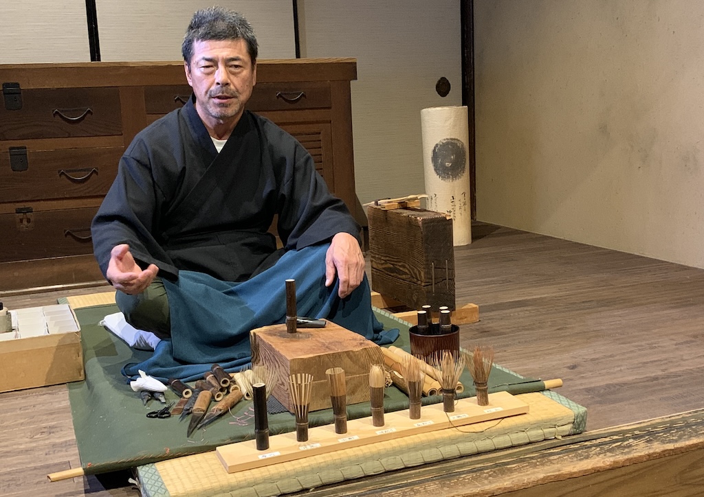 一子相伝で500年受け継がれてきた高山茶筌。谷村家20代目当主の谷村丹後氏