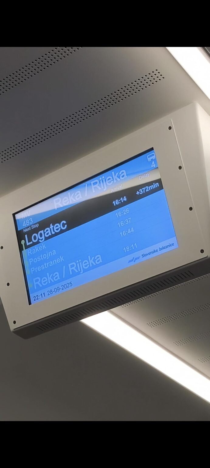 電車でljubljanaに向かう途中...
