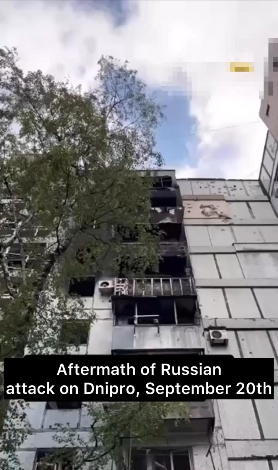 ドニプロ市のウクライナの民間の建物でのロシアの空爆の余波。対空防衛の手段の欠如は、ウクライナの民間人が巨大な苦しみと死を引き起こします。