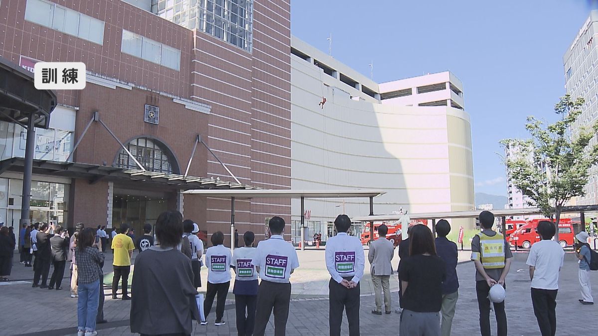 JR大分駅ビルで防災訓練　約280人が参加し初期消火や避難誘導の手順など確認