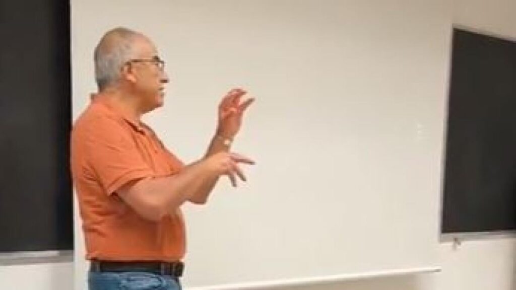 学生集団の変化コースによってブロックされたレッスンの中で、教授は「私はイスラエル軍で奉仕しました。それは世界で最もきれいです»：トリノポリテクニックはコースとコラボレーションを中断します