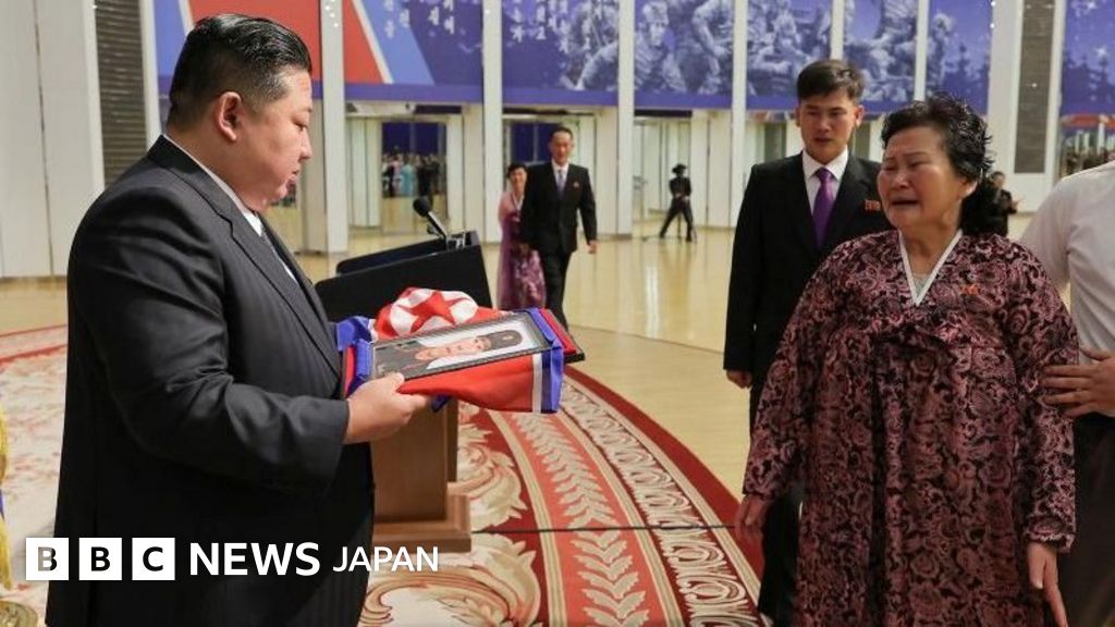 金総書記、ウクライナと戦って死んだ北朝鮮兵の遺族と面会 - BBCニュース
