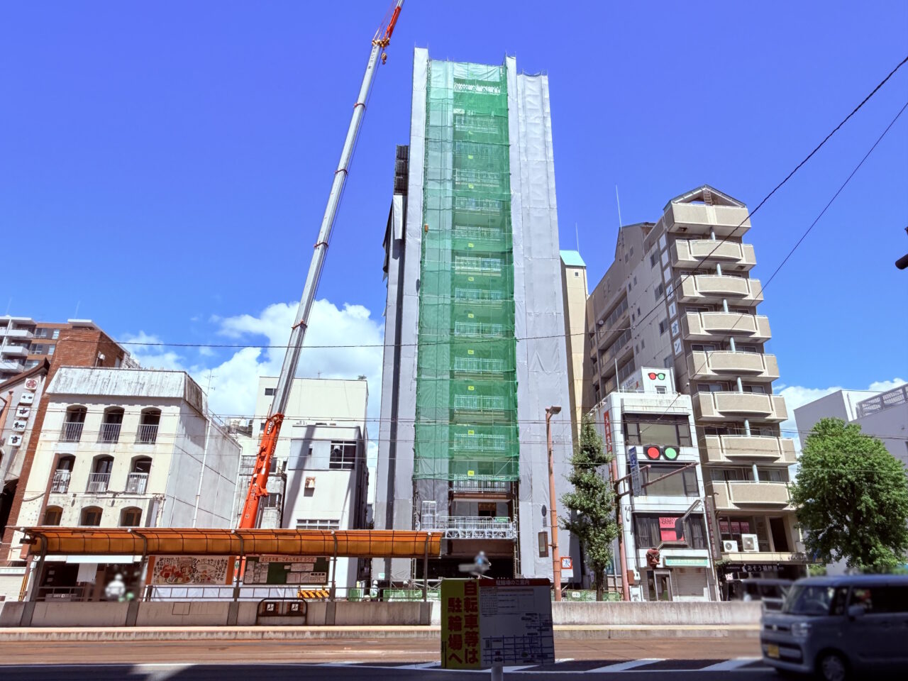 2026年2月オープン予定の「東横イン 高知」 正面から見た完成外観（2025年8月下旬撮影）