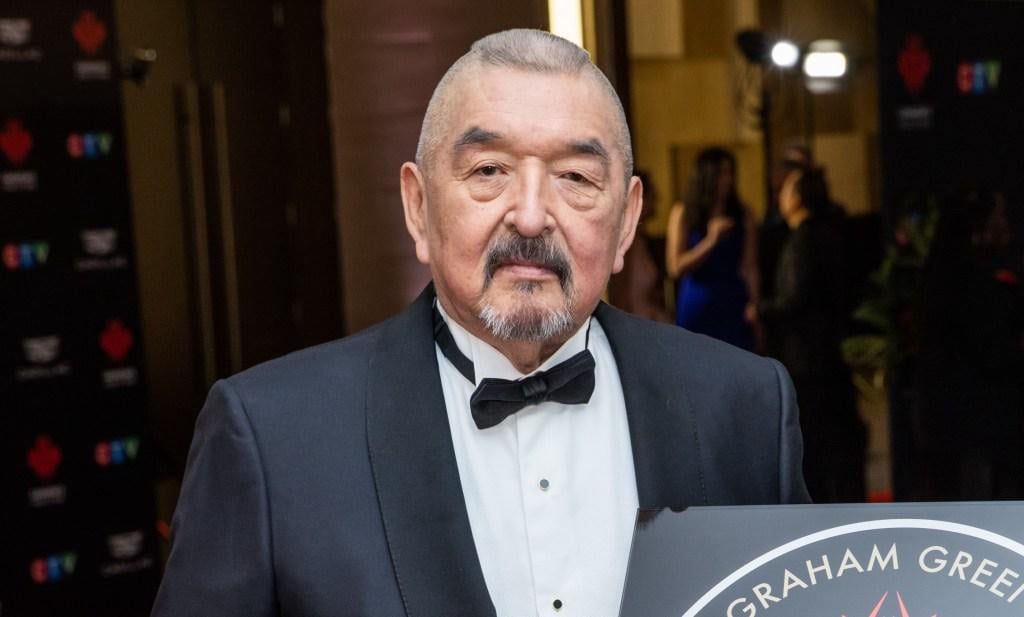 グラハム・グリーンは死ぬ：オスカーにノミネートされた「オオカミとのダンス」俳優は73でした