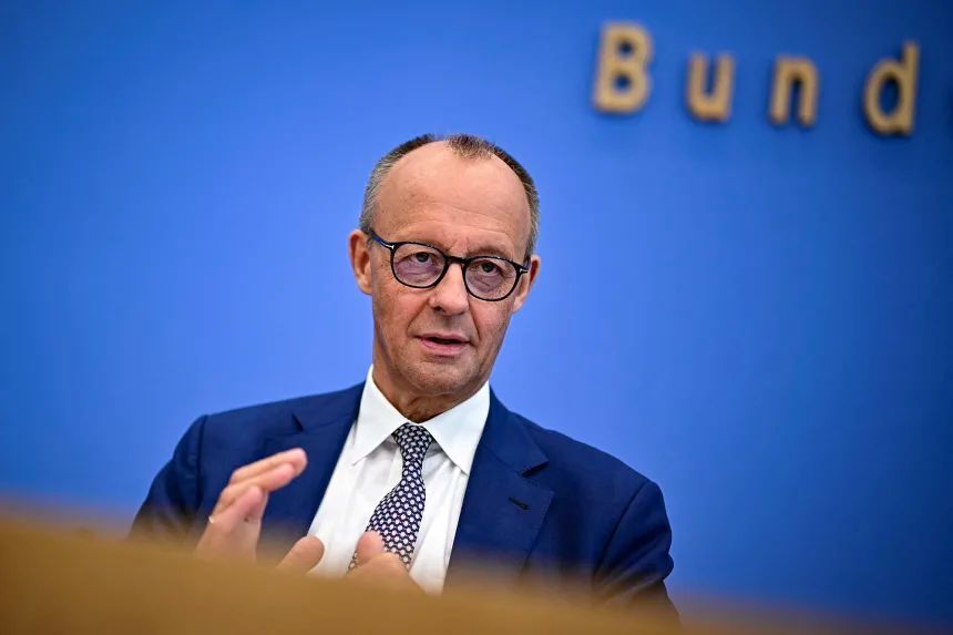 今年５月の就任後、メルツ首相は移民政策の包括的な変更を発表した/Tobias Schwarz/AFP/Getty Images