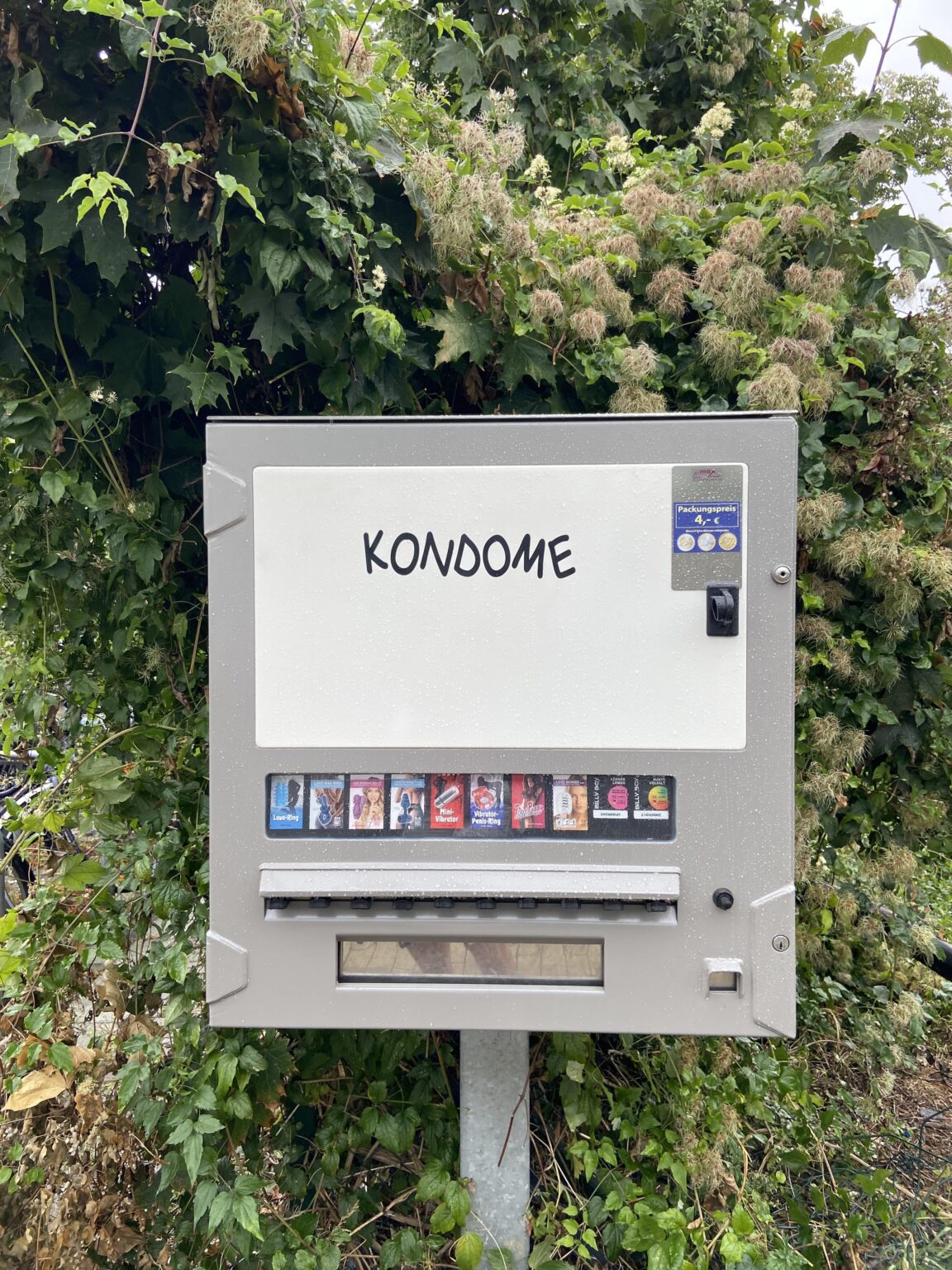 質問：コンドームと書かれていますが、バイブレーターもリストされていますが、それらはすべて同じコストですか？