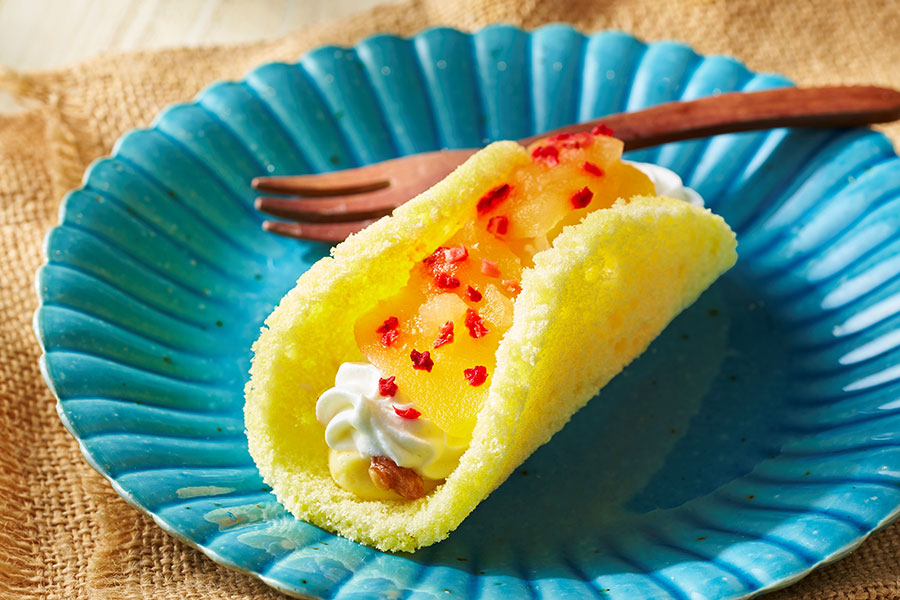 「秋の北海道物産大会」で販売される「小樽洋菓子舗ルタオ」の北海道産りんごとクルミのオムレット（1個648円）は［阪急うめだ本店」限定各日限定400個。後半限定