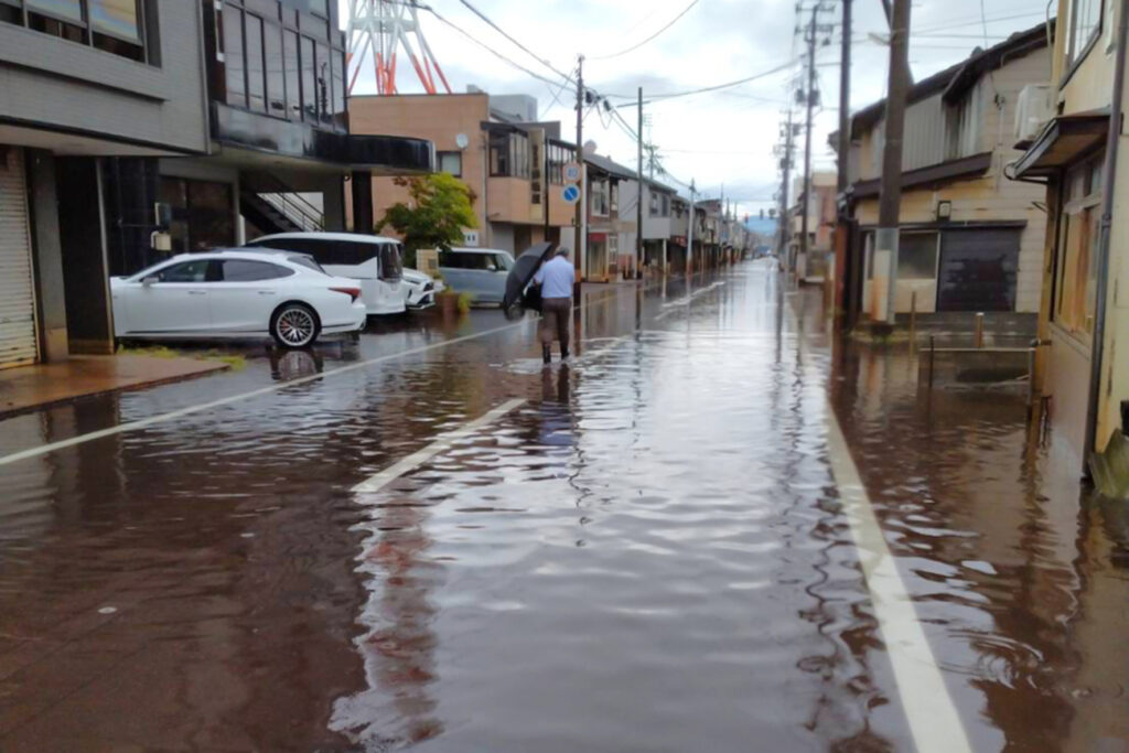 上越地域大雨 新たに約500件の建物浸水被害 道路冠水や法面崩壊も123件確認 - joetsutj.com