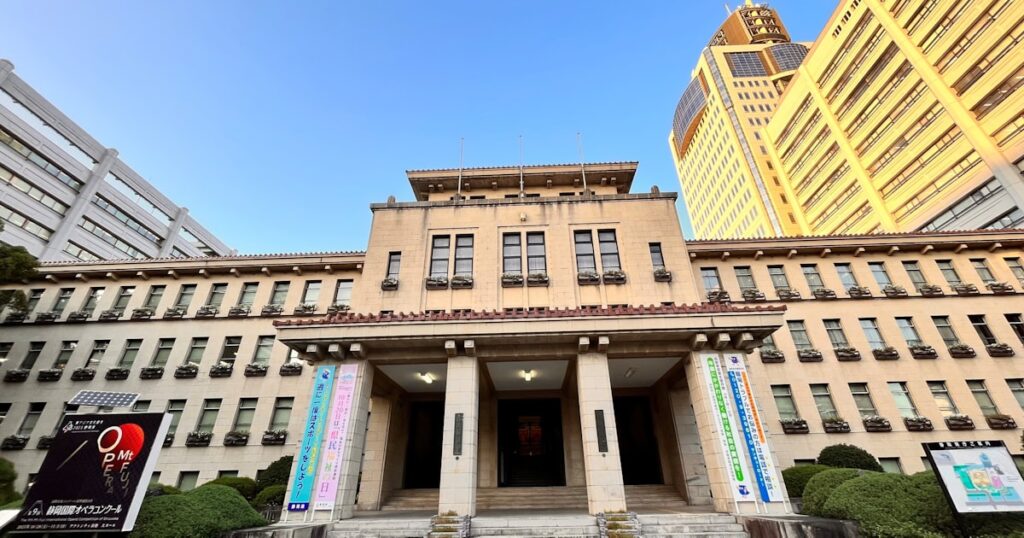 静岡県、図書館移転・新設計画を白紙に 事業費増で投資見直し - 日本経済新聞