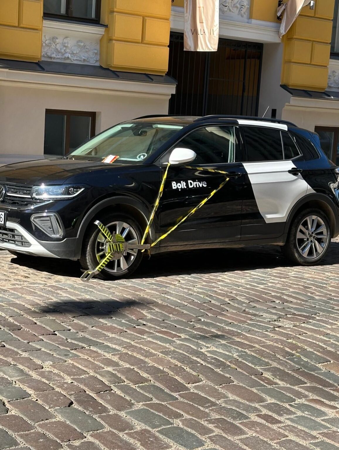 ボルト駐車場！