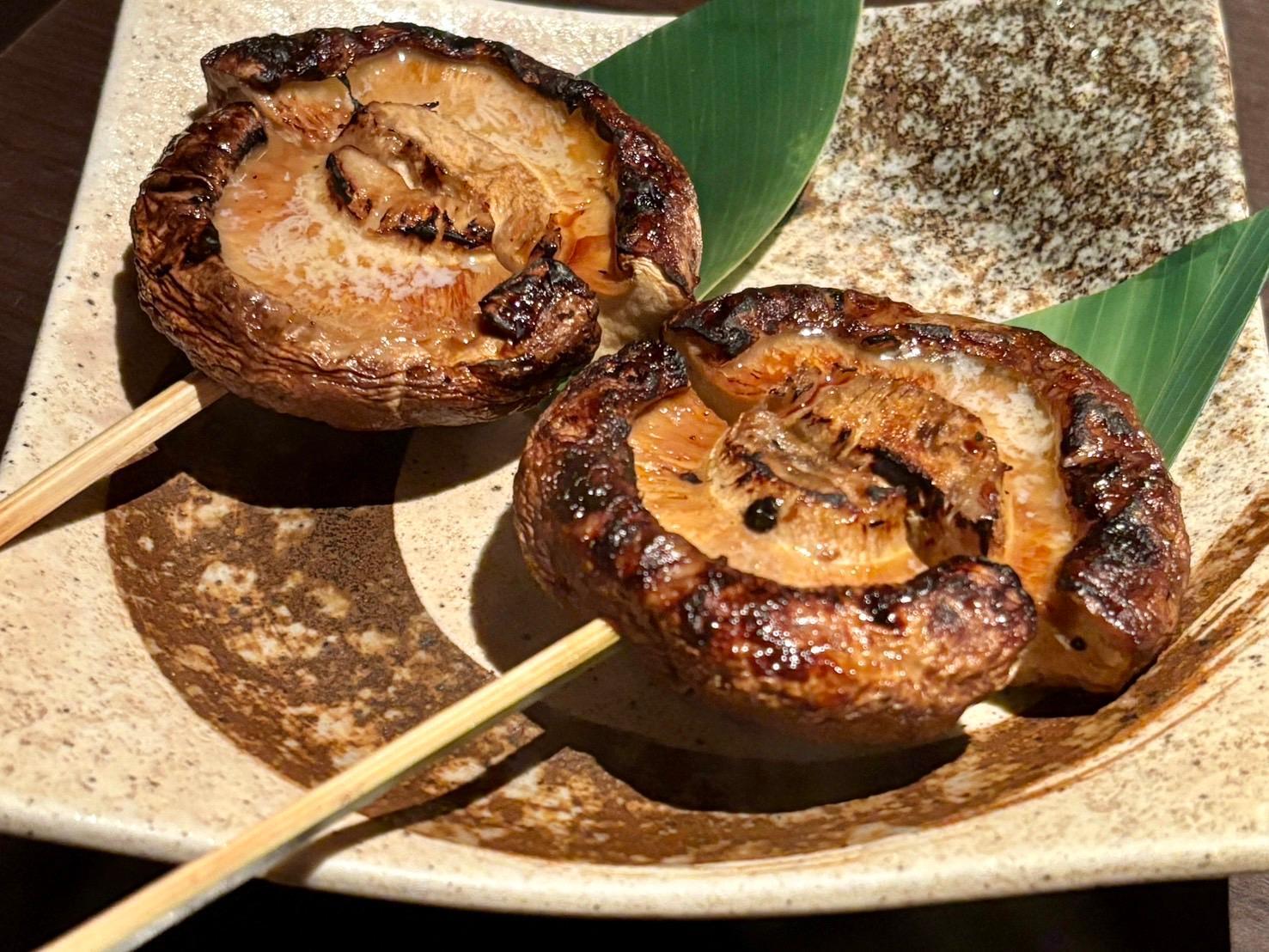 徳島産ジャンボ椎茸バターのせ 1本 220円（税込）