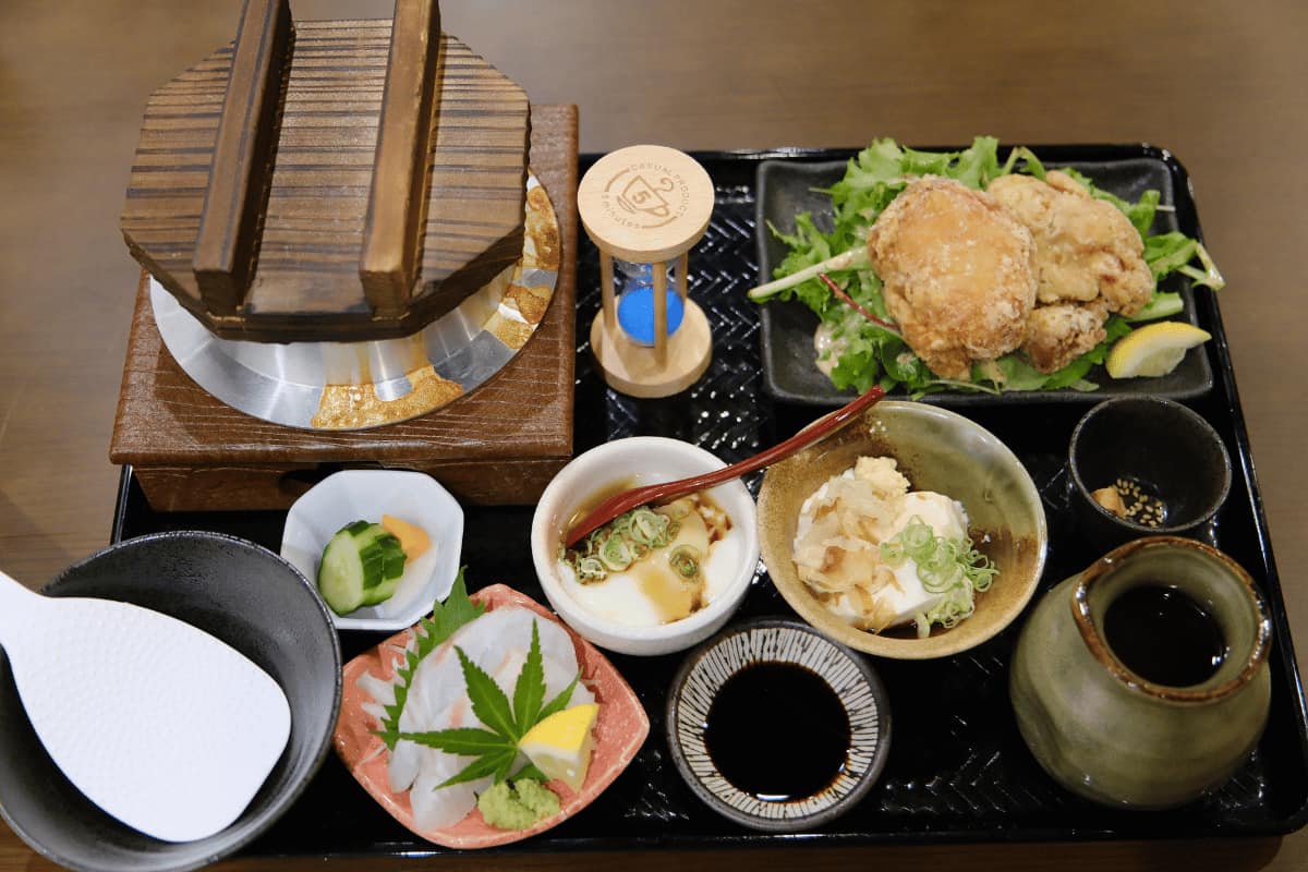 「地鶏の釜めし御膳」1,650円（税込）