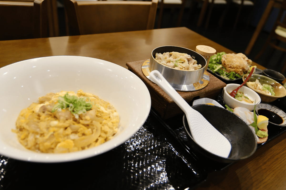 店名に込めた家族やスタッフへの想い。明石『ねごと』で味わうこだわり食材の絶品釜飯 [画像]
