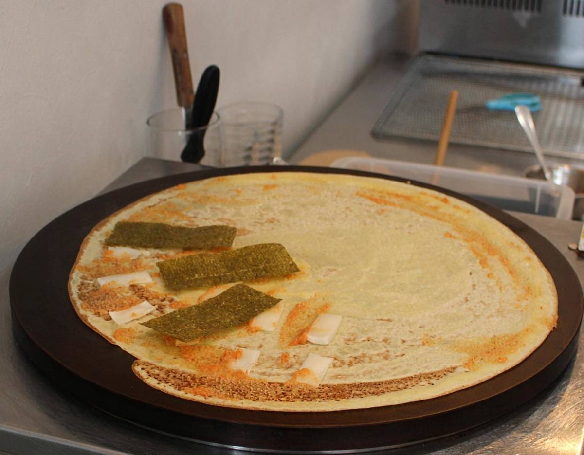 さくさくホットクレープ「明太子もち」700円（税込）