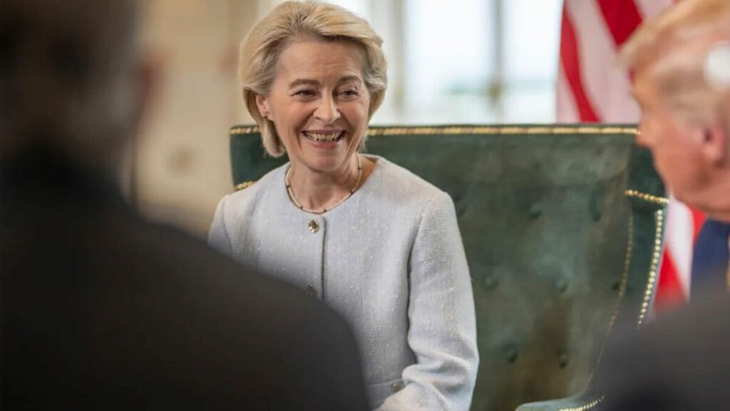 プーチン大統領も腹を抱えて笑ったことだろう…トランプ関税交渉ではがれた、欧州連合のハリボテ 強気のロシア制裁も、アメリカなしではままならない | PRESIDENT Online(プレジデントオンライン) プーチン大統領も腹を抱えて笑ったことだろう…トランプ関税交渉ではがれた、欧州連合のハリボテ 強気のロシア制裁も、アメリカなしではままならない | PRESIDENT Online(プレジデントオンライン)